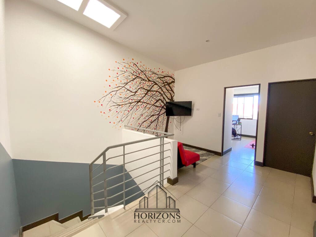 SE ALQUILA CASA AMUEBLADA EN CONDOMINIO CON PATIO nja977