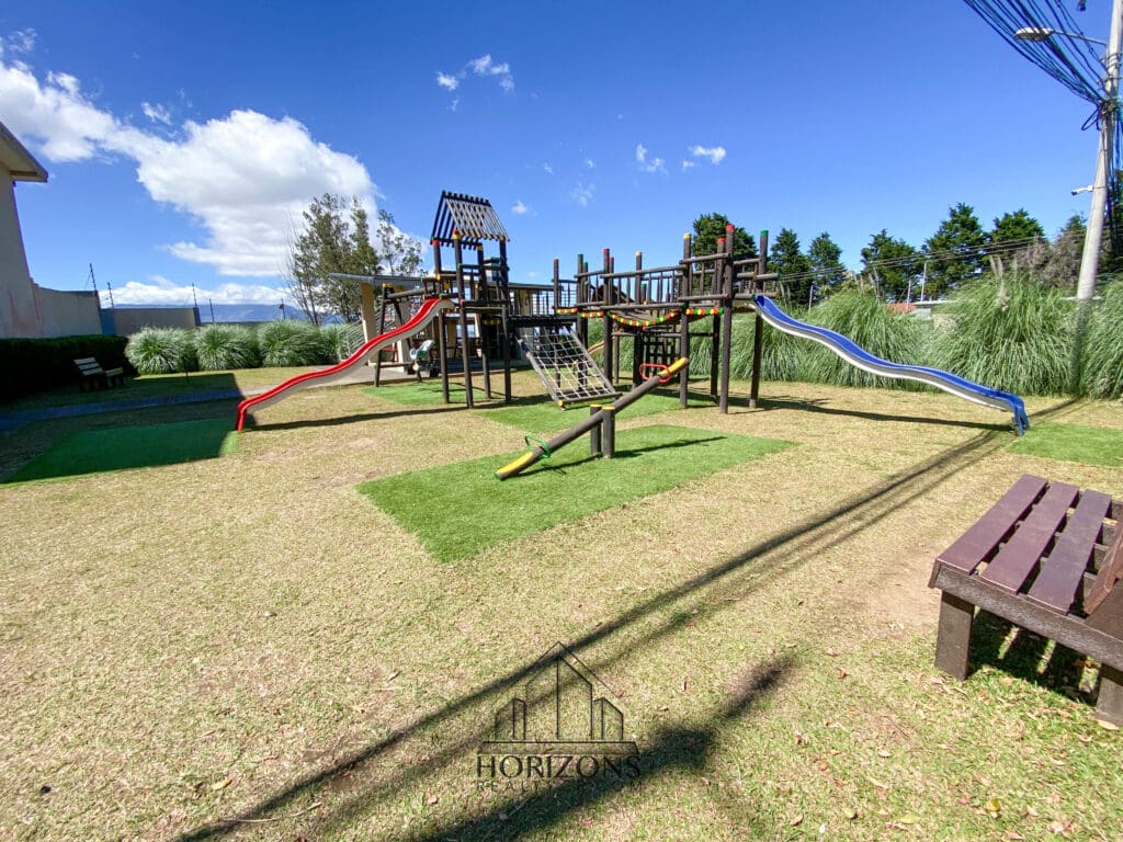 Se vende casa en Condominio Valle Alto MODELO GRANDe ¡Vista al Valle! nja1218