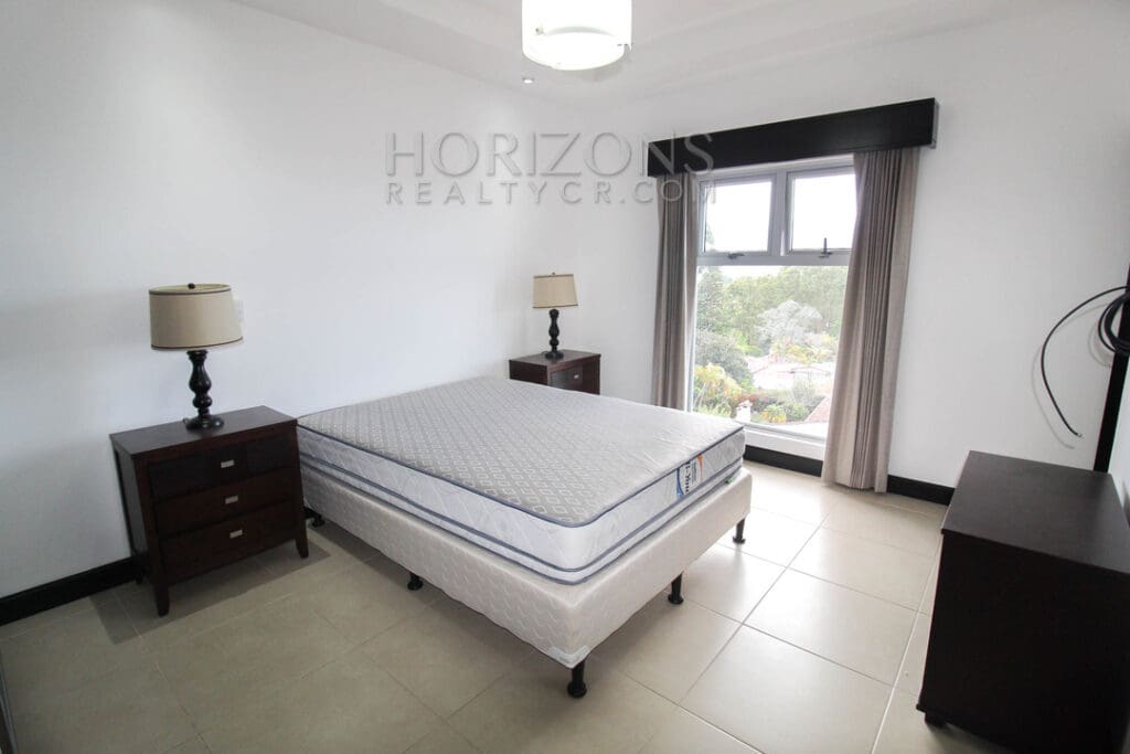 SE ALQUILA APARTAMENTO AMUEBLADO EN CURRIDABAT 3 HABITACIONES VISTA  A LAS MONTAÑAS noj742