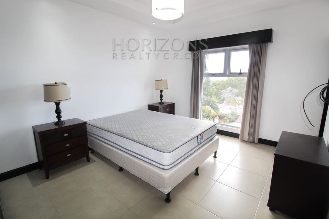 SE ALQUILA APARTAMENTO AMUEBLADO EN CURRIDABAT 3 HABITACIONES VISTA  A LAS MONTAÑAS noj742