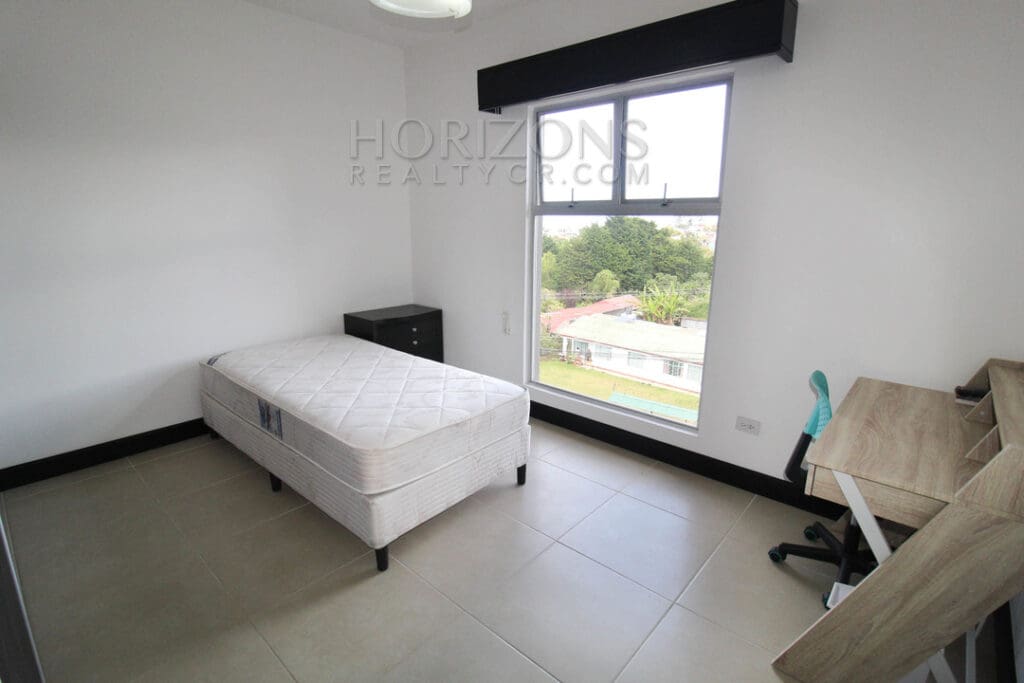 SE ALQUILA APARTAMENTO AMUEBLADO EN CURRIDABAT 3 HABITACIONES VISTA  A LAS MONTAÑAS noj742