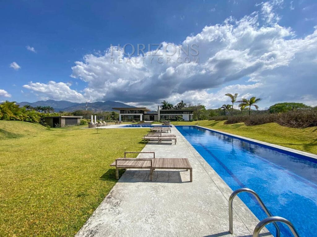 SE VENDE CASA PARA ESTRENAR EN SAN RAFAEL DE ALAJUELA ACCESO A RUTA 27 NJR20