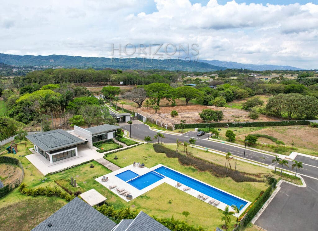 CASA EN CONDOMINIO P. ESTRENAR EN SAN RAFAEL ALAJUELA FACIL ACCESO A RUTA 27 njr23