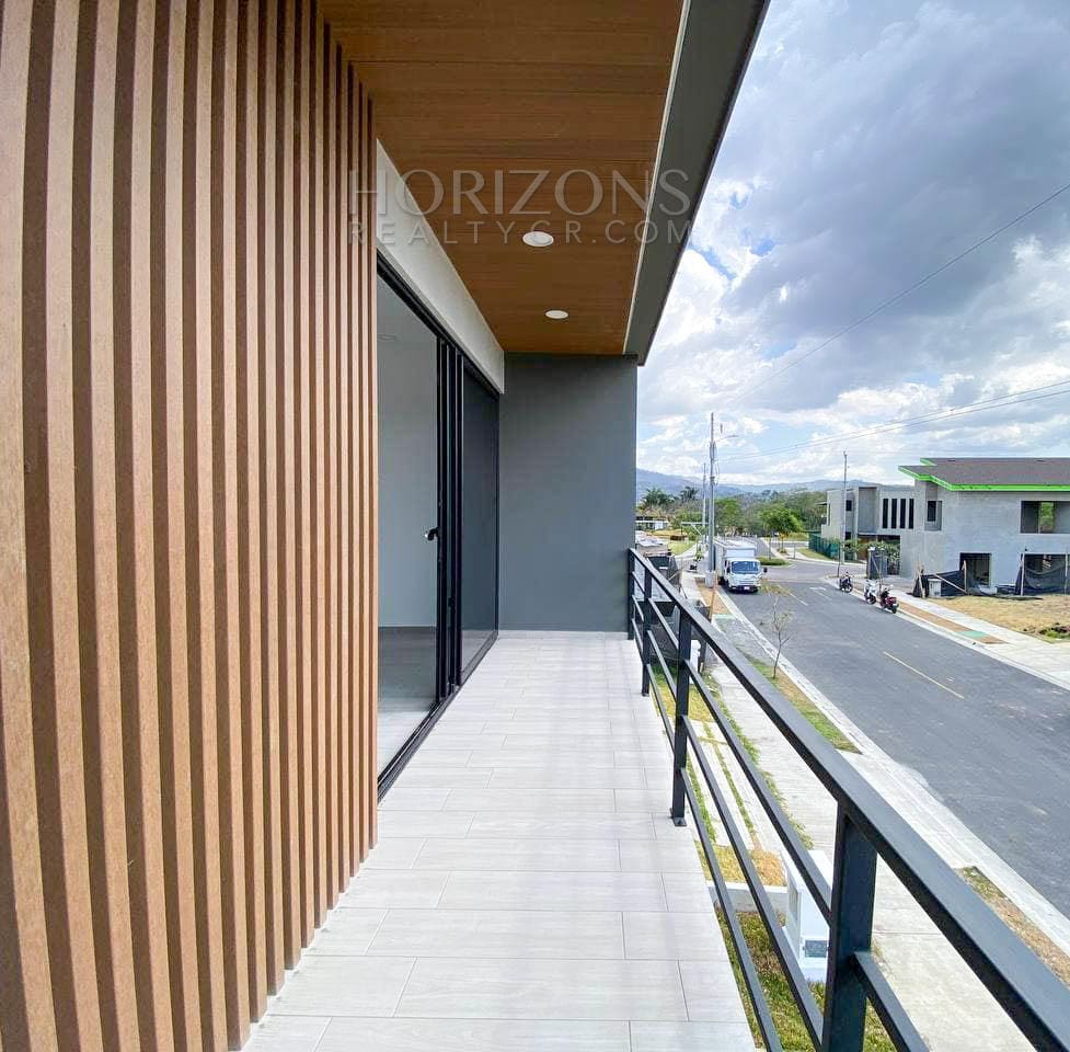 SE VENDE CASA PARA ESTRENAR EN SAN RAFAEL DE ALAJUELA ACCESO A RUTA 27 NJR20