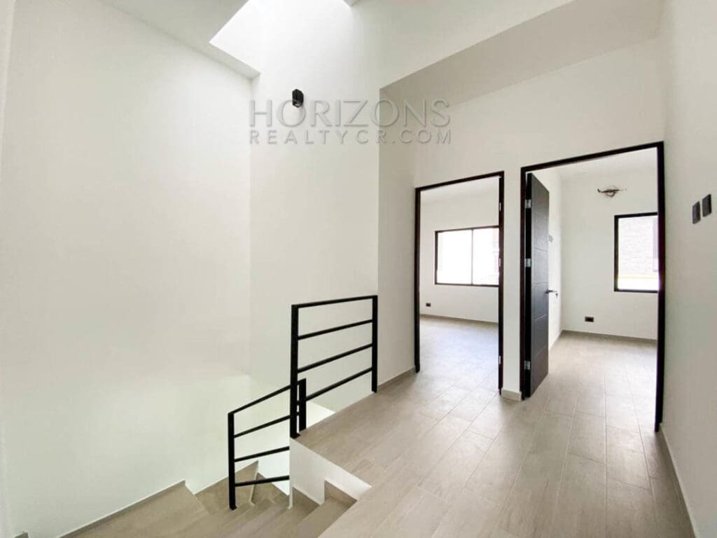 SE VENDE CASA PARA ESTRENAR EN SAN RAFAEL DE ALAJUELA ACCESO A RUTA 27 NJR20