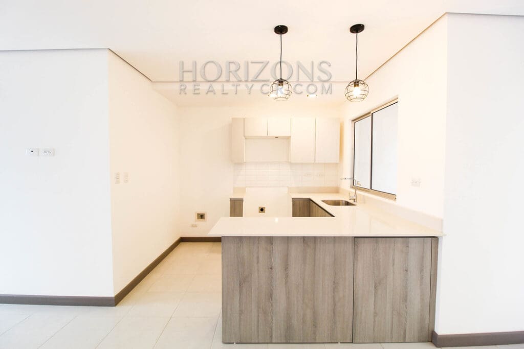 SE ALQUILA CASA CON TERRAZA EN SABANILLA 2 HABITACIONES AMENIDADES noj766