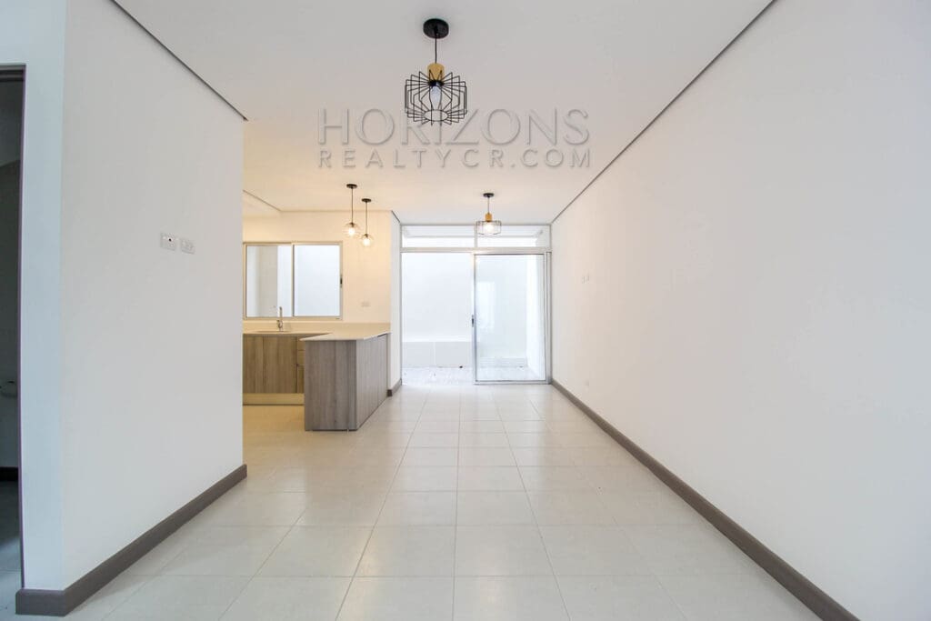SE ALQUILA CASA CON TERRAZA EN SABANILLA 2 HABITACIONES AMENIDADES noj766