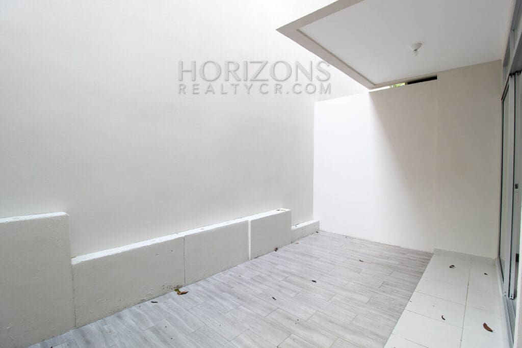 SE ALQUILA CASA CON TERRAZA EN SABANILLA 2 HABITACIONES AMENIDADES noj766