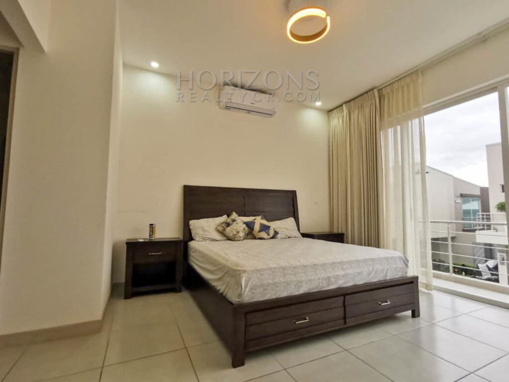 SE ALQUILA CASA AMUEBLADA EN CONDOMINIO LA RIBERA BELEN njr29