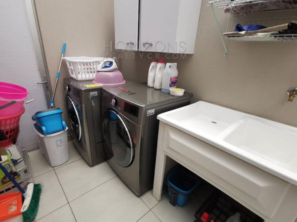 SE ALQUILA CASA AMUEBLADA EN CONDOMINIO LA RIBERA BELEN njr29