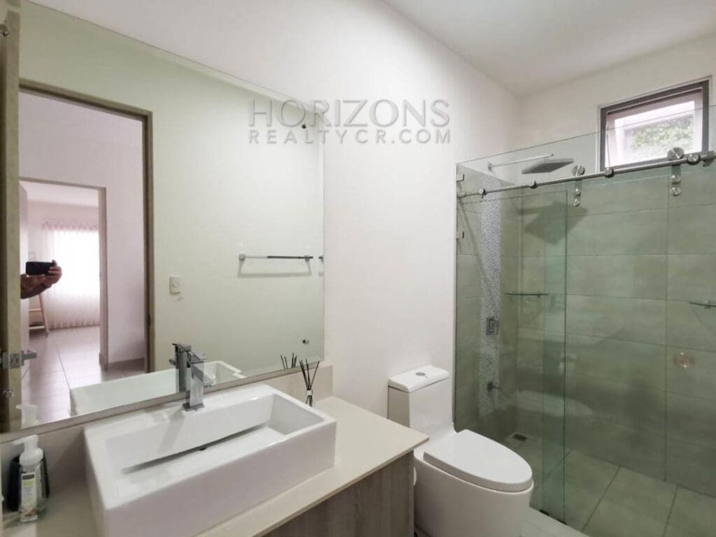 SE ALQUILA CASA AMUEBLADA EN CONDOMINIO LA RIBERA BELEN njr29