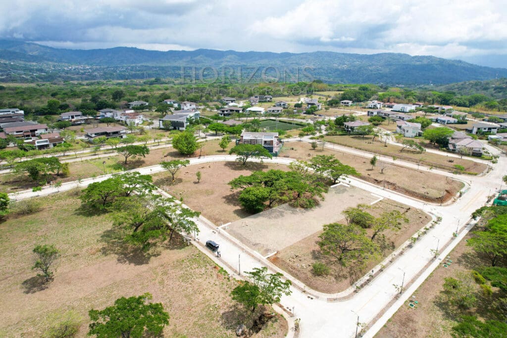SE VENDE LOTE EN HACIENDA ESPINAL 700m2 njr22