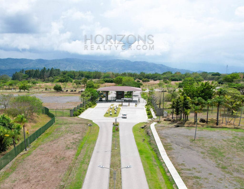 SE VENDE LOTE EN HACIENDA ESPINAL 700m2 njr22