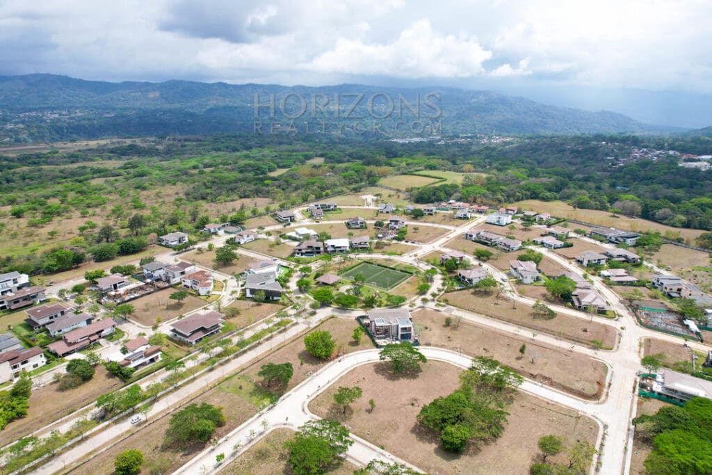 SE VENDE LOTE EN HACIENDA ESPINAL 700m2 njr22