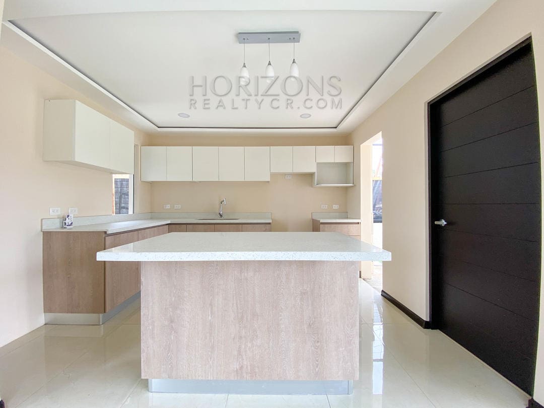 CASA EN CONDOMINIO P. ESTRENAR EN SAN RAFAEL ALAJUELA FACIL ACCESO A RUTA 27 njr23