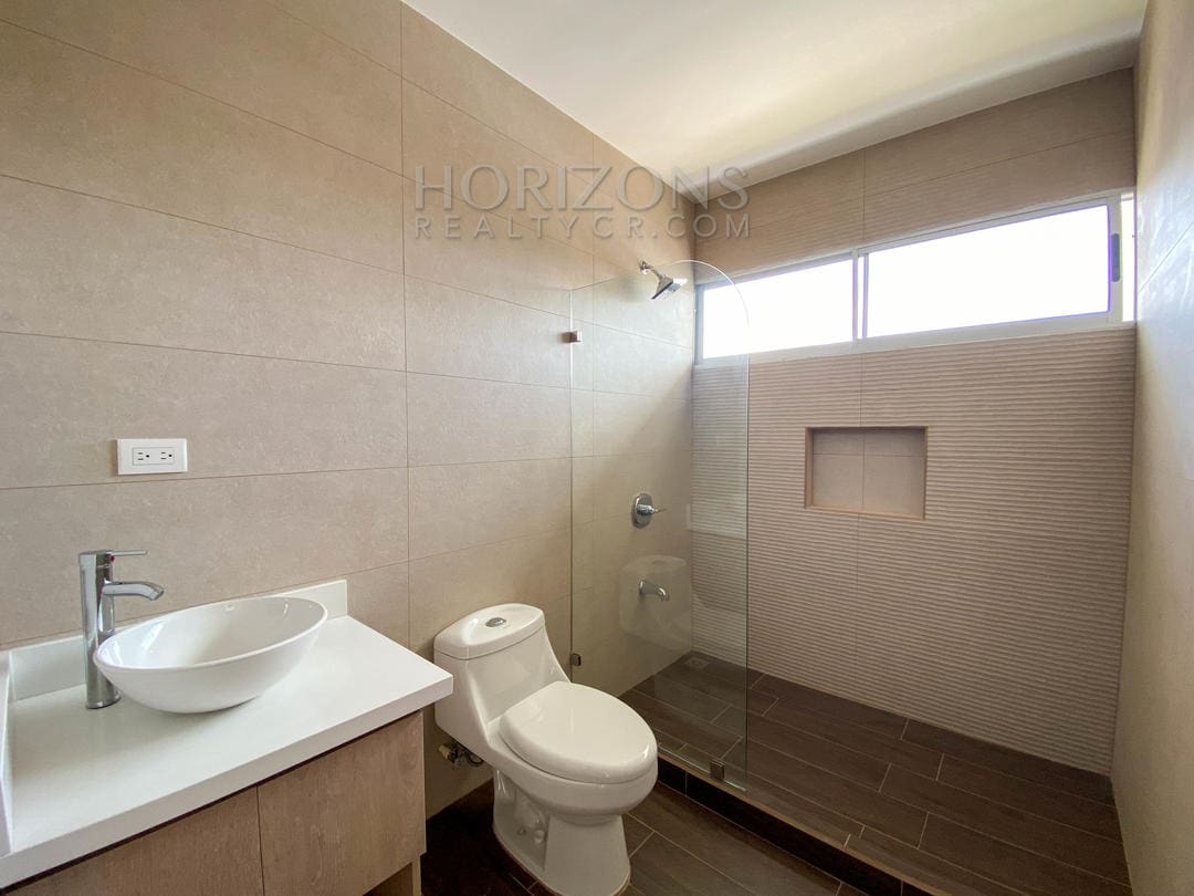 CASA EN CONDOMINIO P. ESTRENAR EN SAN RAFAEL ALAJUELA FACIL ACCESO A RUTA 27 njr23