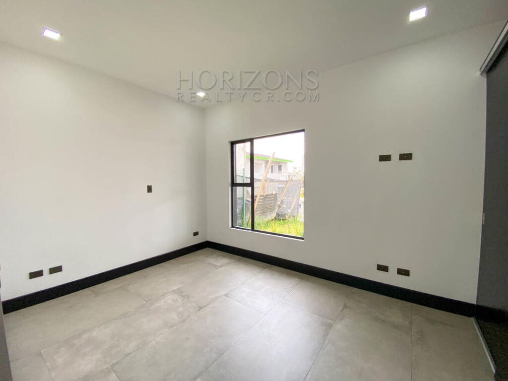 CASA 1 PLANTA EN CONDOMINIO P. ESTRENAR EN SAN RAFAEL ALAJUELA FACIL ACCESO A RUTA 27 njr25