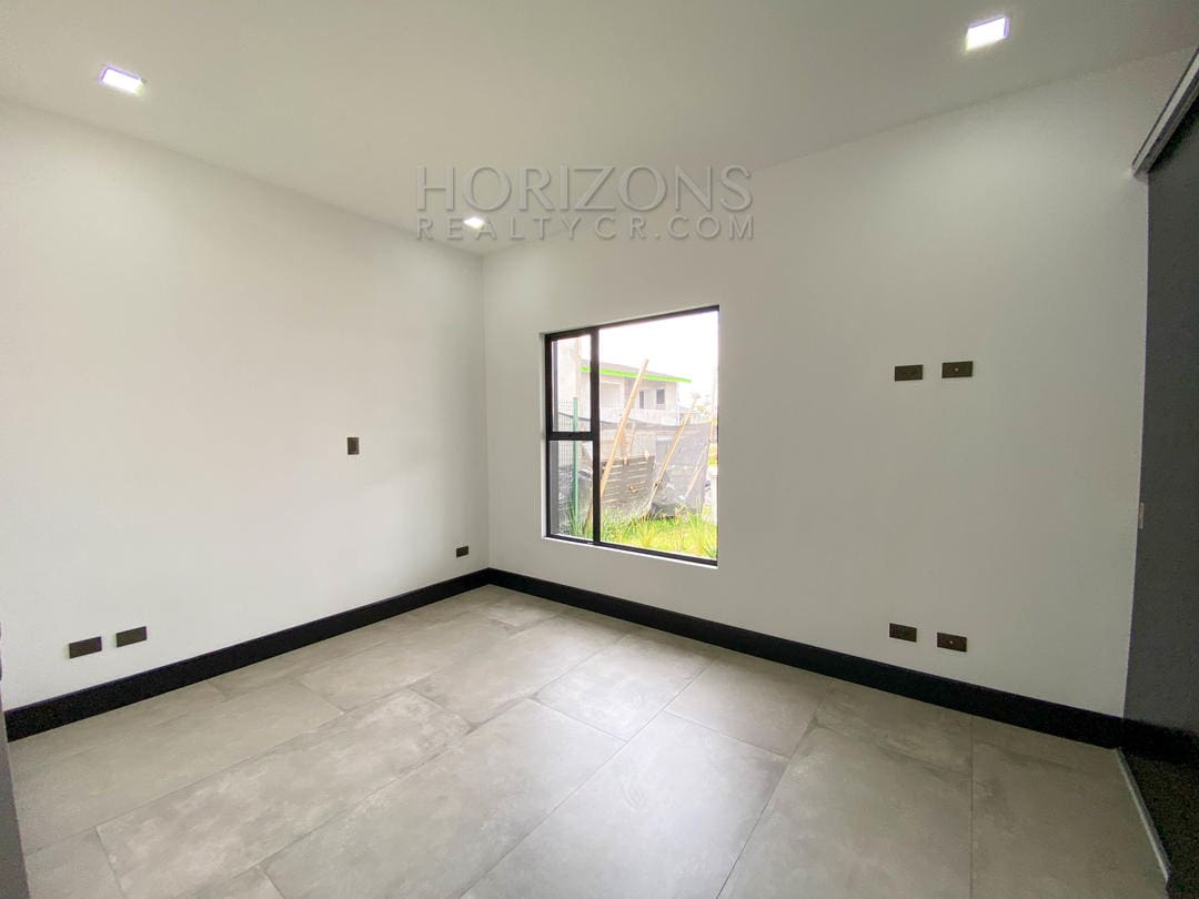CASA 1 PLANTA EN CONDOMINIO P. ESTRENAR EN SAN RAFAEL ALAJUELA FACIL ACCESO A RUTA 27 njr25