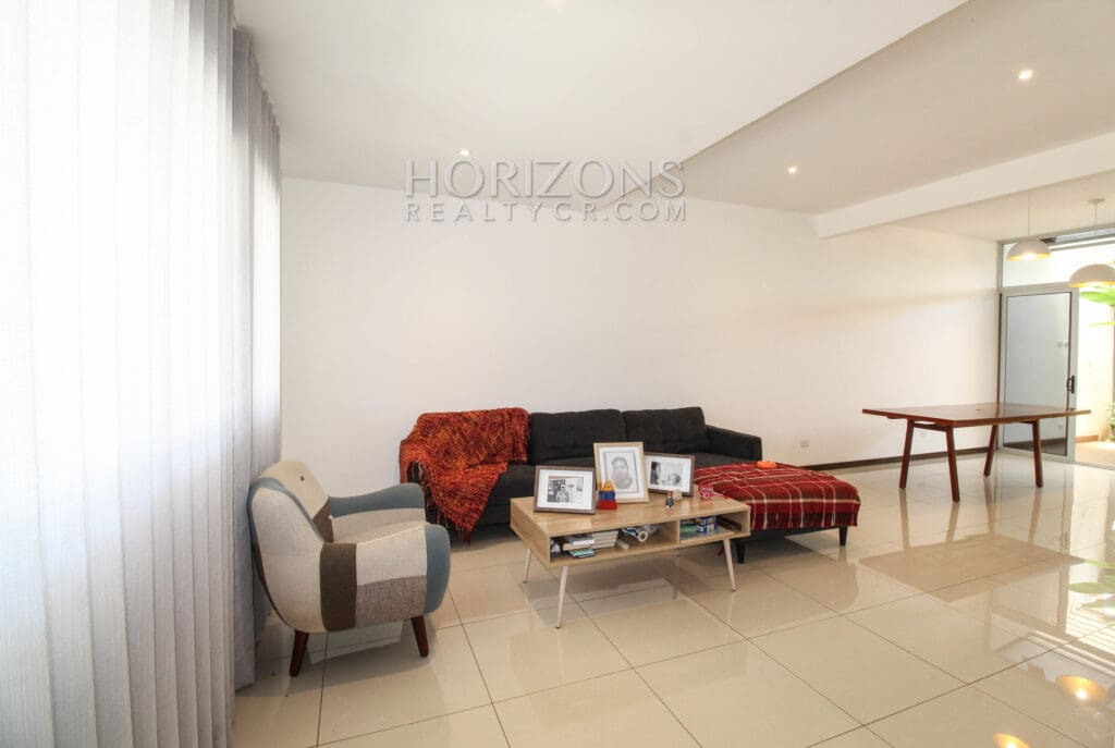 CASA DE 2 NIVELES CON AMPLIA TERRAZA 3 HABITACIONES EN EXCLUSIVO CONDOMINIO BRASIL DE MORA njv115.
