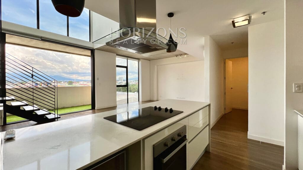 Luxury Penthouse en Escazu Village nja982