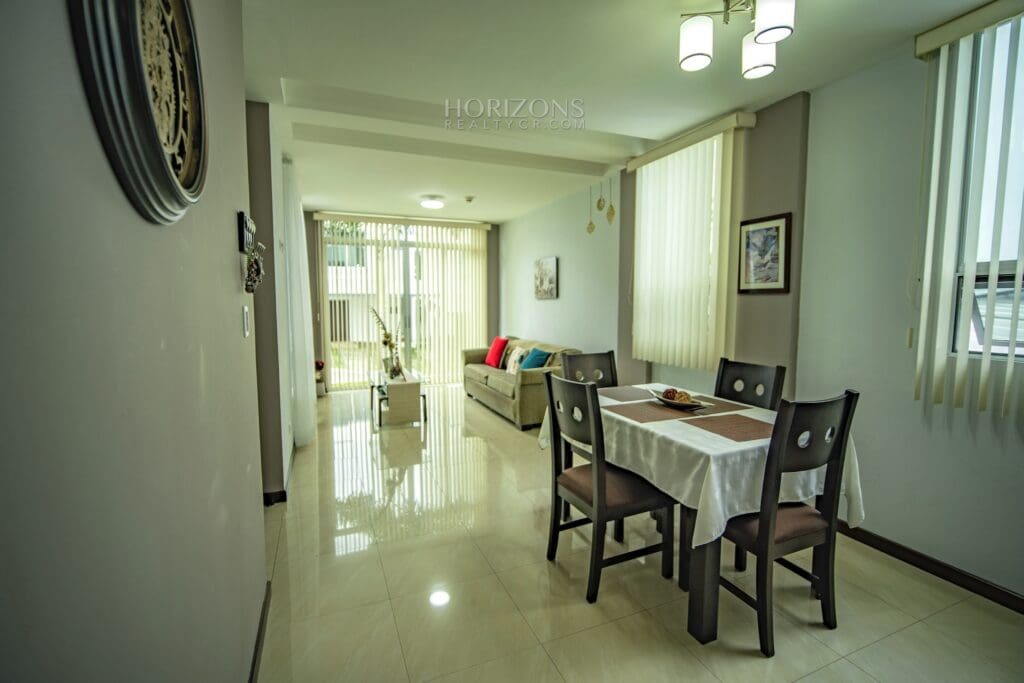Se Vende Apartamento En Planta Baja Condominio Pochomil Curridabat 2 Habitaciones 2 Parqueos Nja588