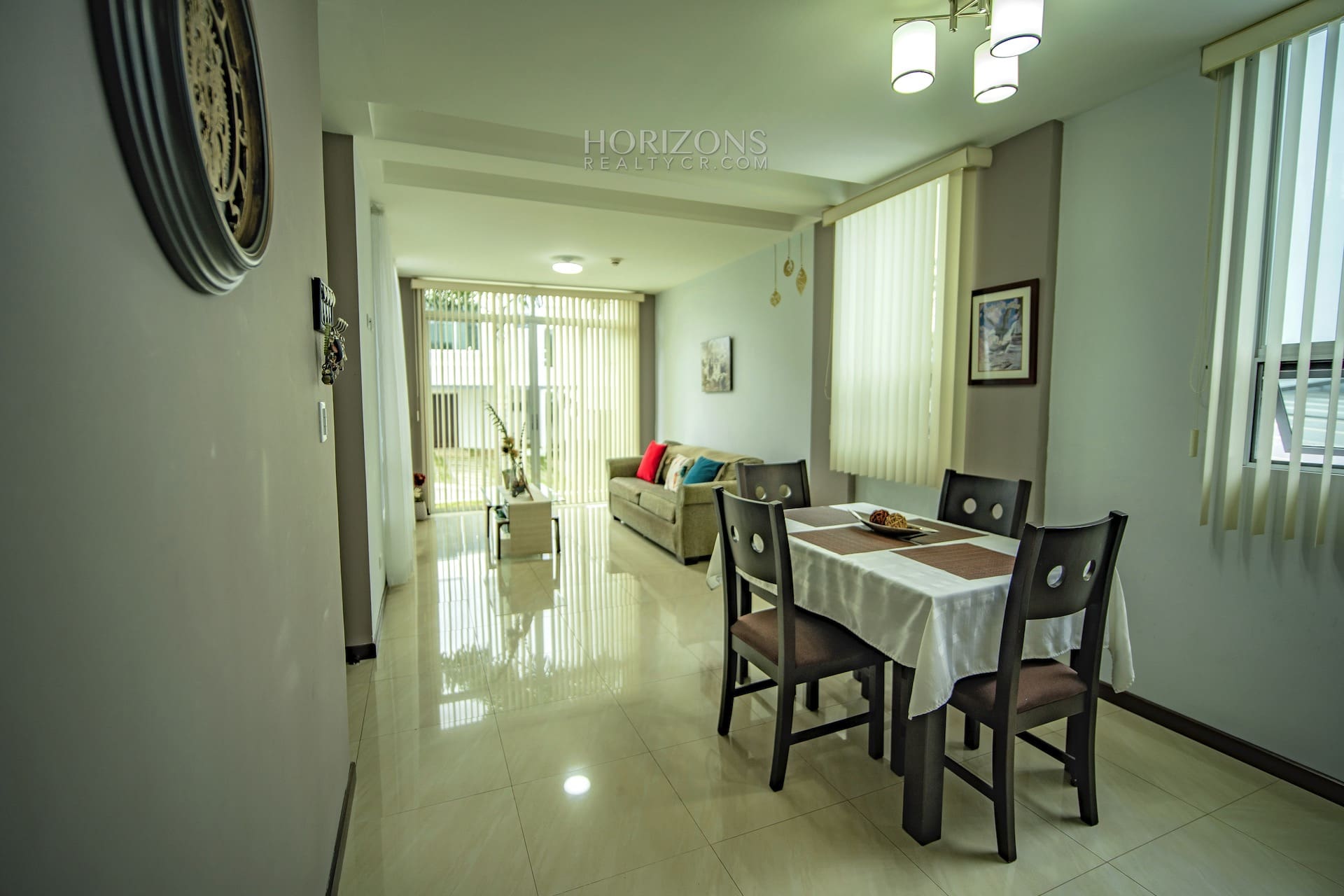 Se Vende Apartamento en Planta Baja Condominio Pochomil Curridabat 2 Habitaciones 2 Parqueos nja588