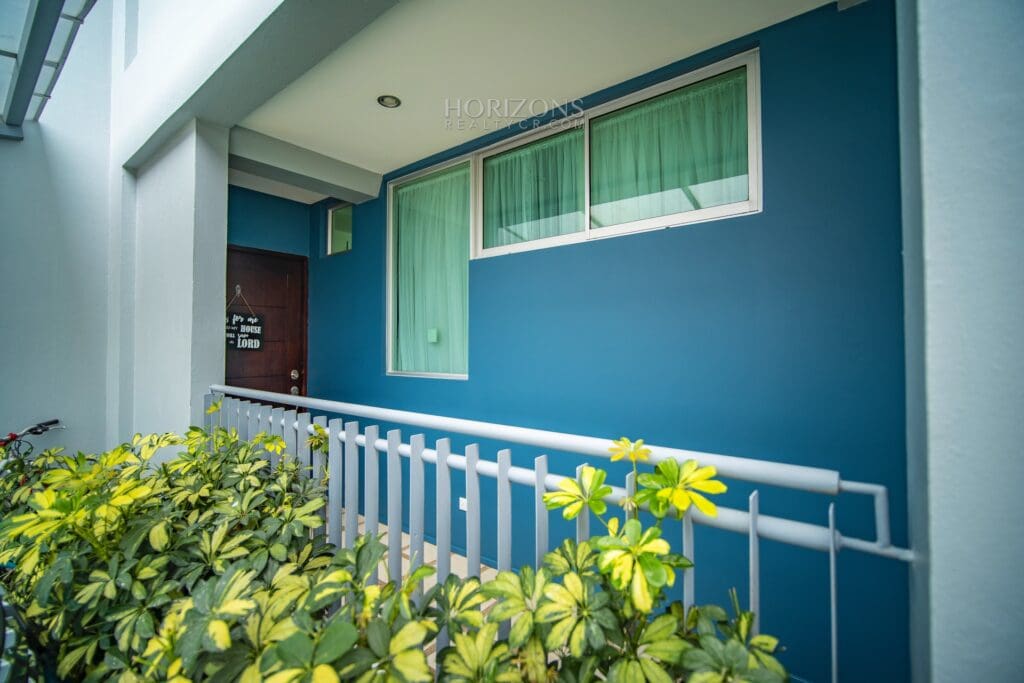 Se Vende Apartamento en Planta Baja Condominio Pochomil Curridabat 2 Habitaciones 2 Parqueos nja588