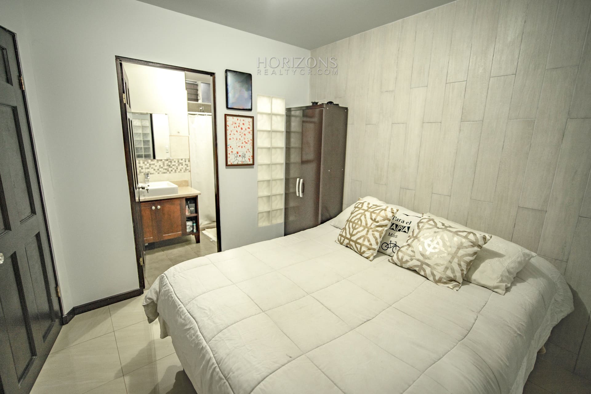 Se Vende Apartamento en Planta Baja Condominio Pochomil Curridabat 2 Habitaciones 2 Parqueos nja588