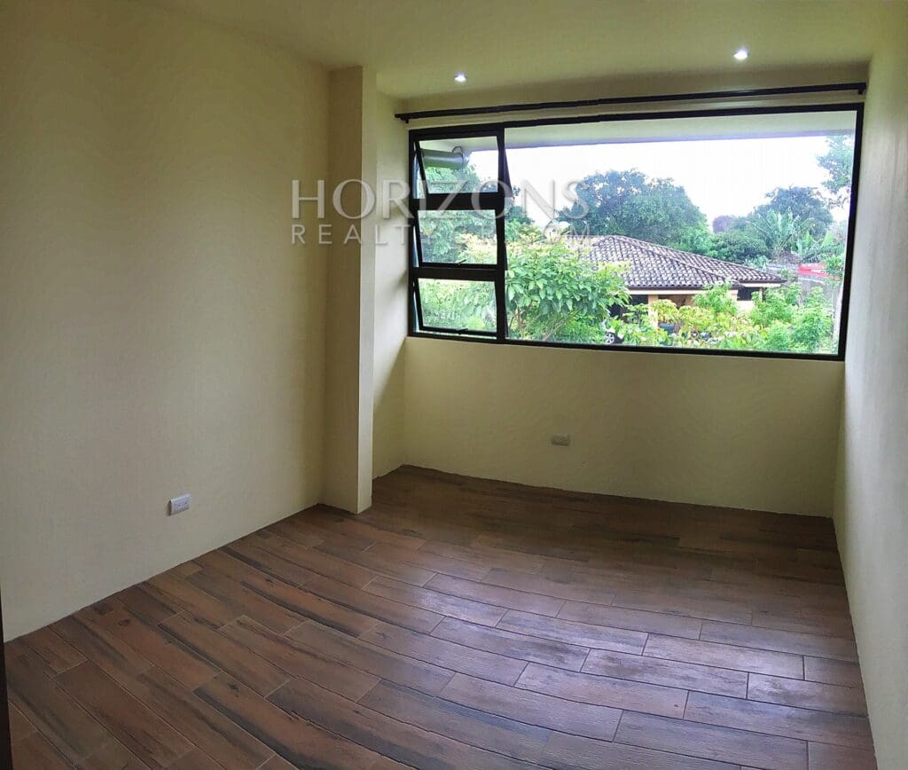 SE ALQUILA EN GUADALUPE CASA 3 HABITACIONES Y PATIO NJA757