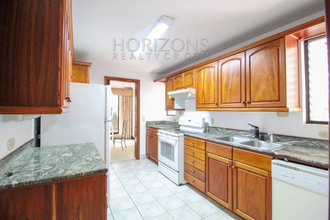 SE ALQUILA APARTAMENTO SEMIAMUBLADO EN CURRIDABAT 3 HABITACIONES / PLAZA DEL SOL noj777
