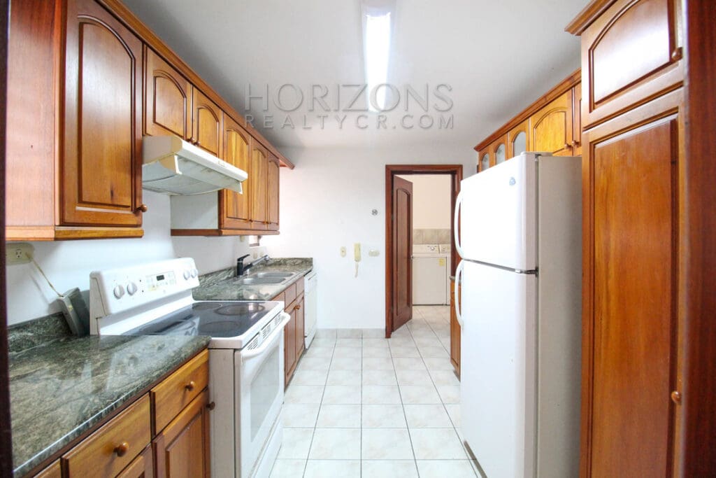 SE ALQUILA APARTAMENTO SEMIAMUBLADO EN CURRIDABAT 3 HABITACIONES / PLAZA DEL SOL noj777