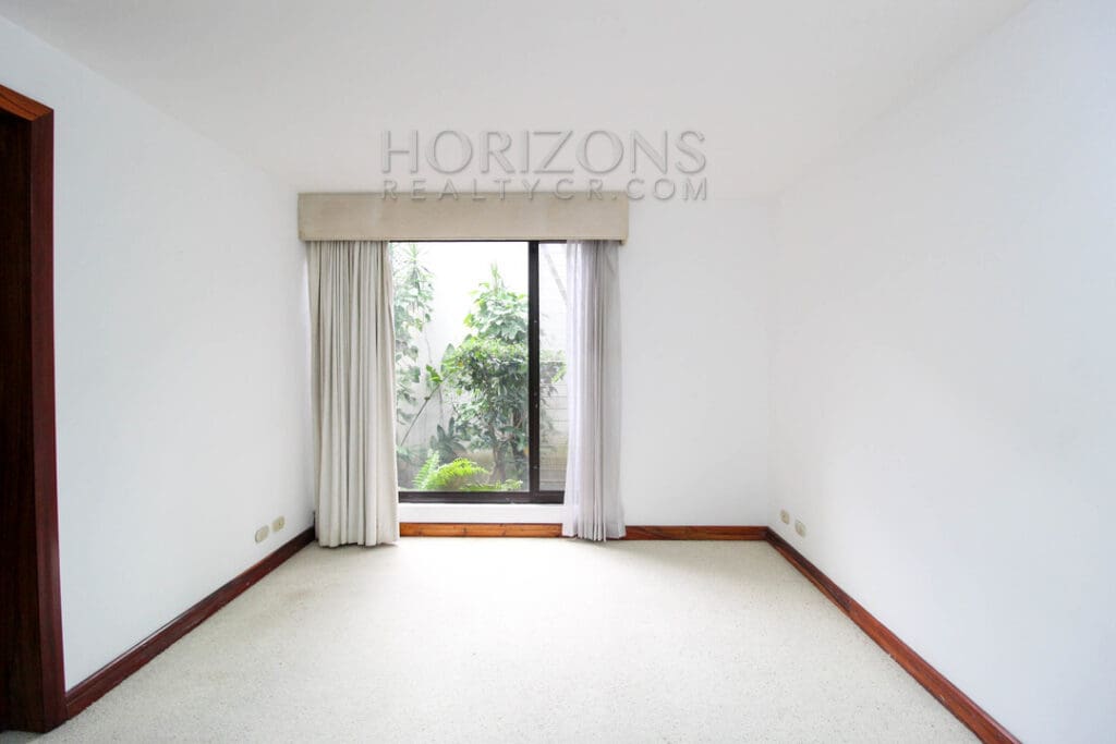 SE ALQUILA APARTAMENTO SEMIAMUBLADO EN CURRIDABAT 3 HABITACIONES / PLAZA DEL SOL noj777
