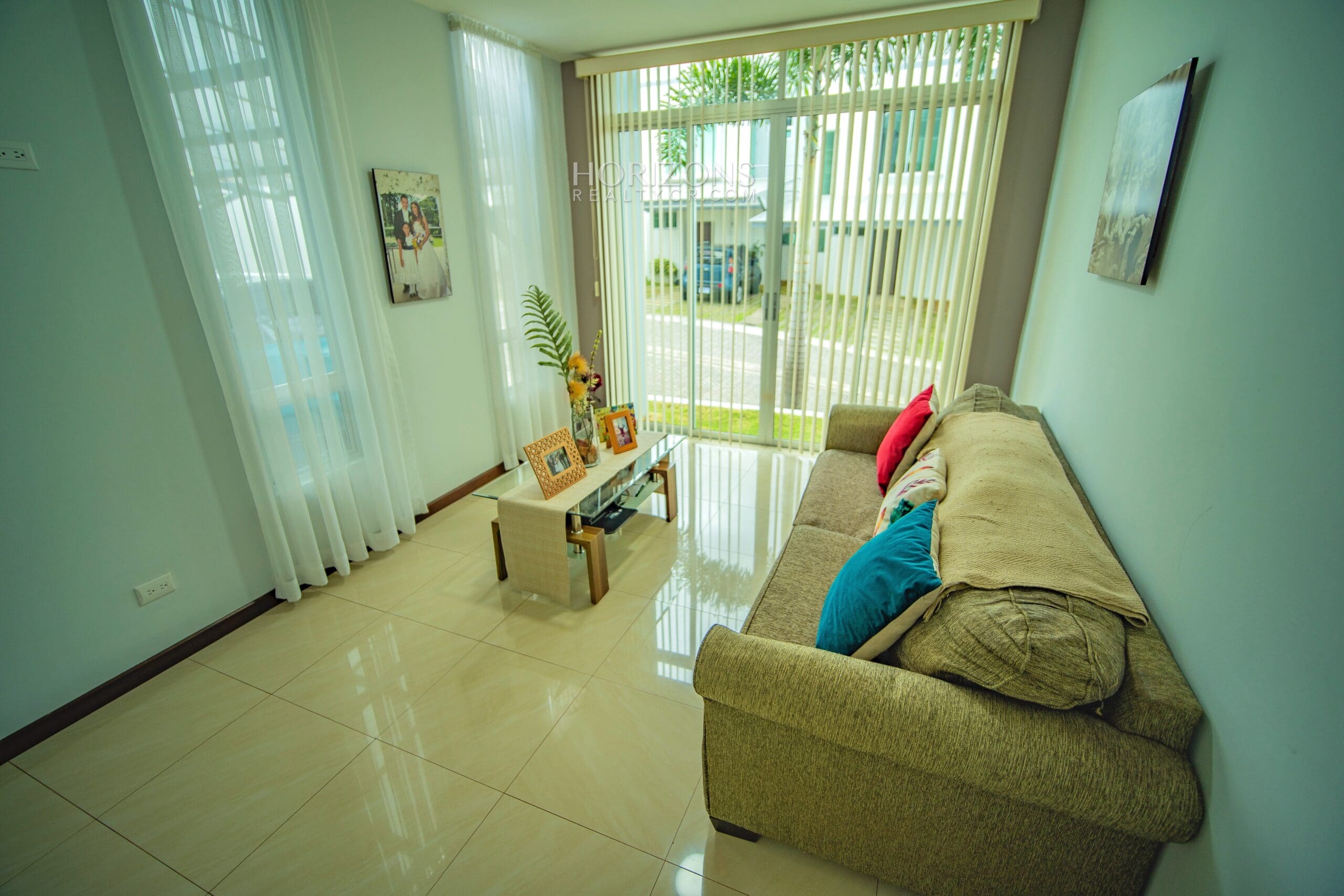 Se Vende Apartamento en Planta Baja Condominio Pochomil Curridabat 2 Habitaciones 2 Parqueos nja588