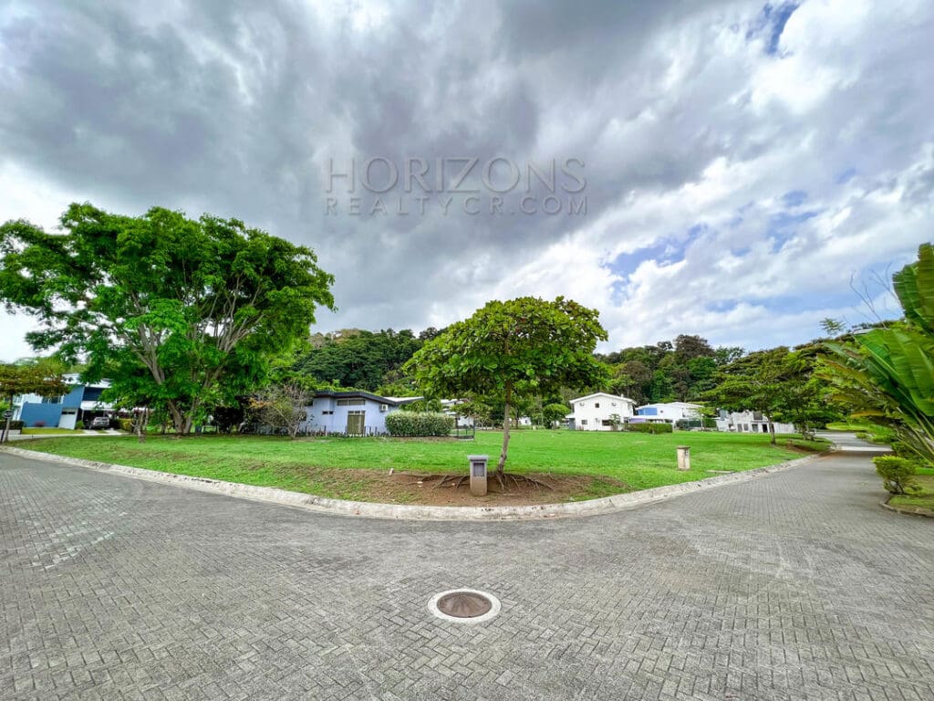 Lote Para su Casa de Playa en Bambu Punta Leona 327m2 nja979
