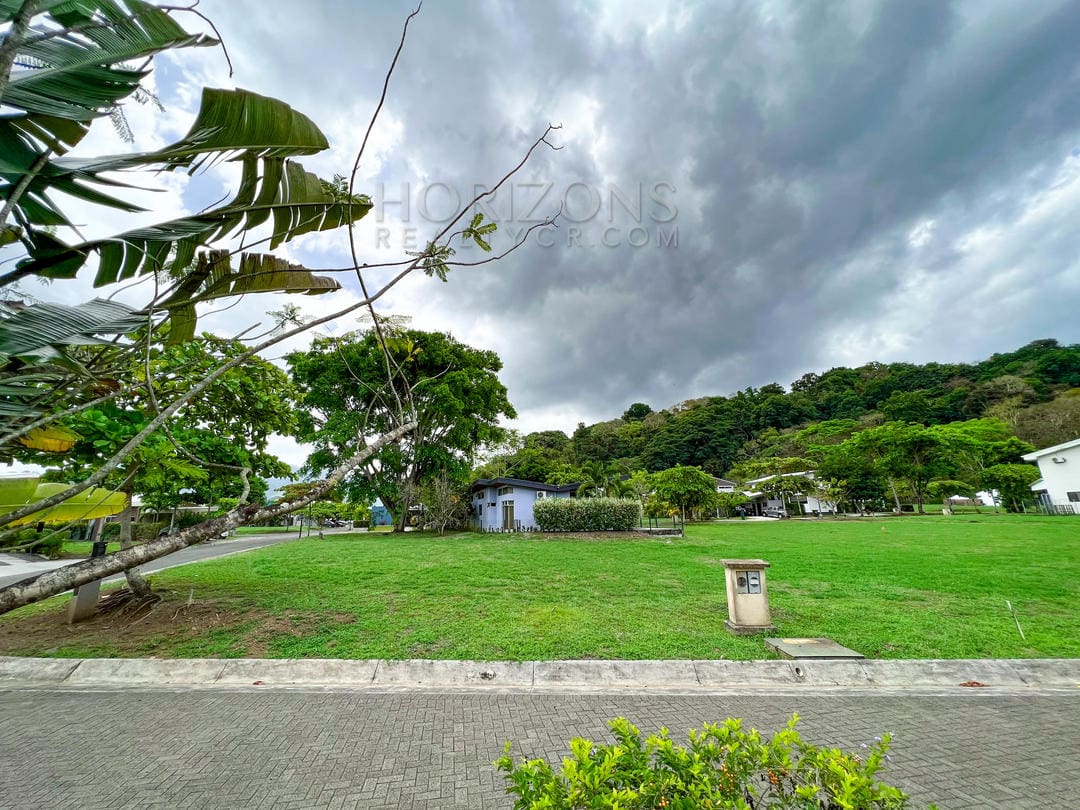 Lote Para su Casa de Playa en Bambu Punta Leona 327m2 nja979
