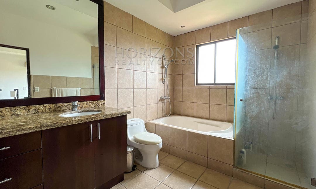 Se Vende Casa Para Inversion Guachipelín 3 Habitaciones nja987