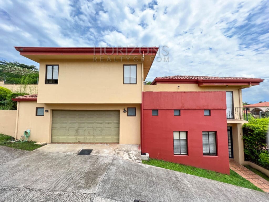 Se Vende Casa Para Inversion Guachipelín 3 Habitaciones Nja987