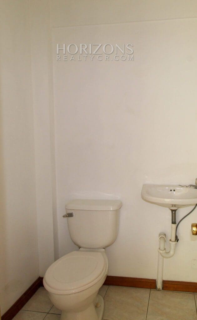 VENTA DE APARTAMENTO RECIEN REMODELADO CONDOMINIO ESCAZU njv122
