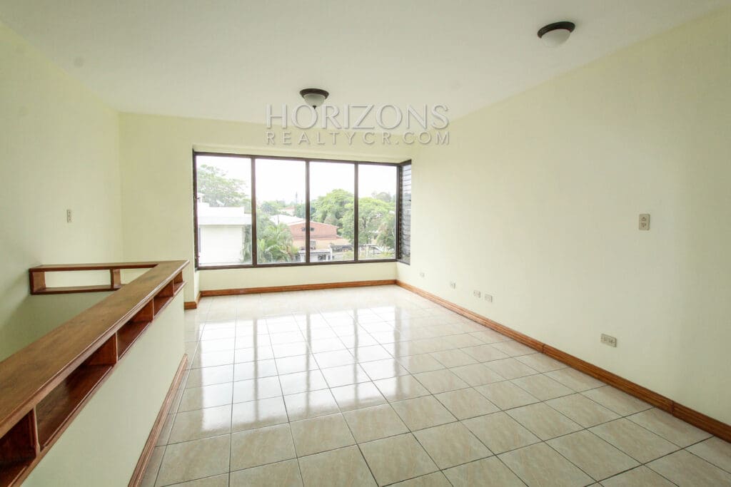 VENTA DE APARTAMENTO RECIEN REMODELADO CONDOMINIO ESCAZU njv122