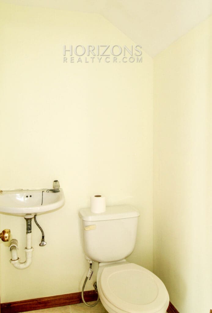 VENTA DE APARTAMENTO RECIEN REMODELADO CONDOMINIO ESCAZU njv122