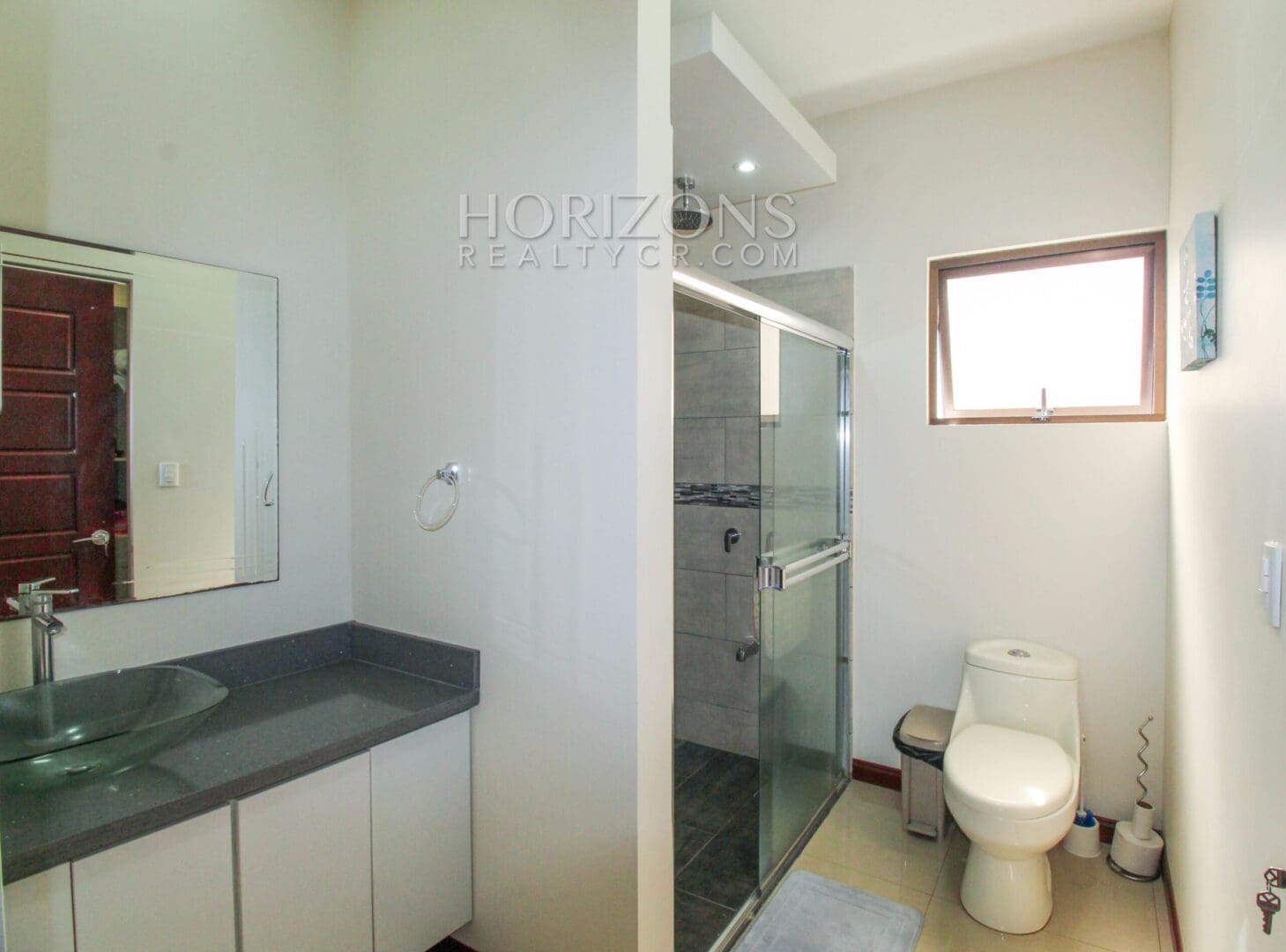 VENTA CASA MODERNA INDEPENDIENTE 3 HABITACIONES CON TERRAZA njv129