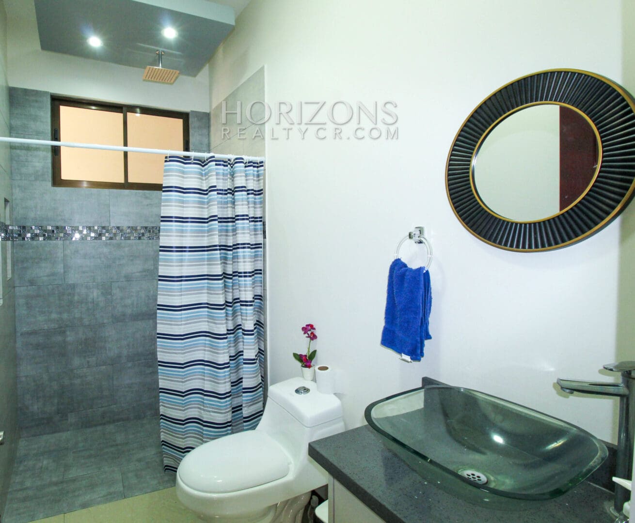 VENTA CASA MODERNA INDEPENDIENTE 3 HABITACIONES CON TERRAZA njv129