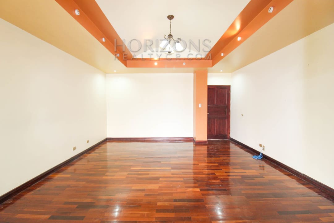 SE ALQUILA CASA INDEPENDIENTE DE UNA PLANTA CON PATIO EN CURRIDABAT 4 HABITACIONES / 6 PARQUEOS noj803
