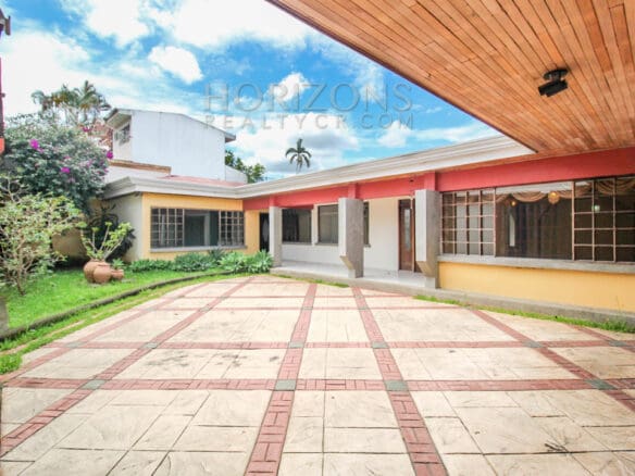 Se Alquila Casa Independiente De Una Planta Con Patio En Curridabat 4 Habitaciones / 6 Parqueos Noj803