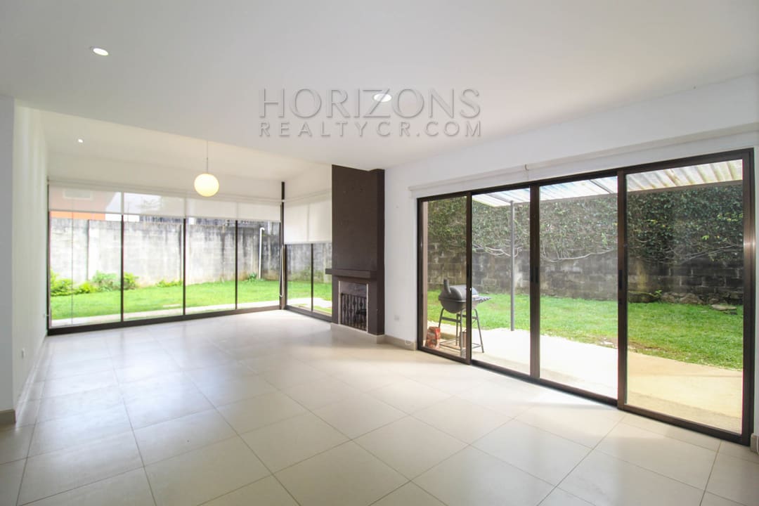 SE ALQUILA CASA CON PATIO EN CONCEPCION DE TRES RIOS 4 HABITACIONES noj806