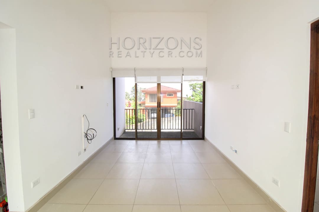 SE ALQUILA CASA CON PATIO EN CONCEPCION DE TRES RIOS 4 HABITACIONES noj806