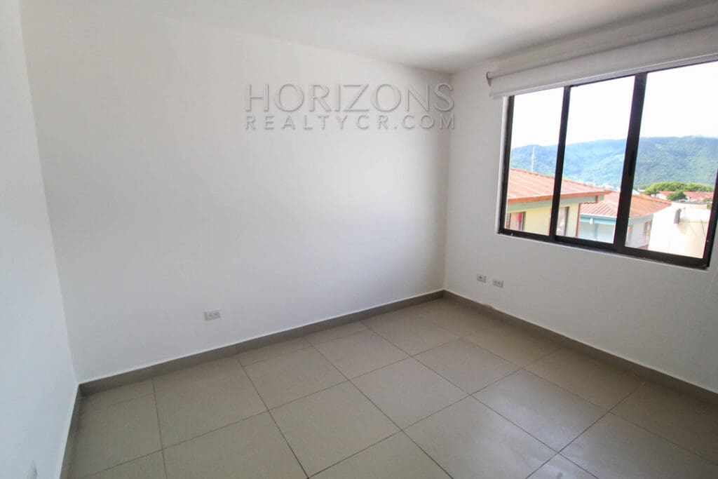 SE ALQUILA CASA CON PATIO EN CONCEPCION DE TRES RIOS 4 HABITACIONES noj806
