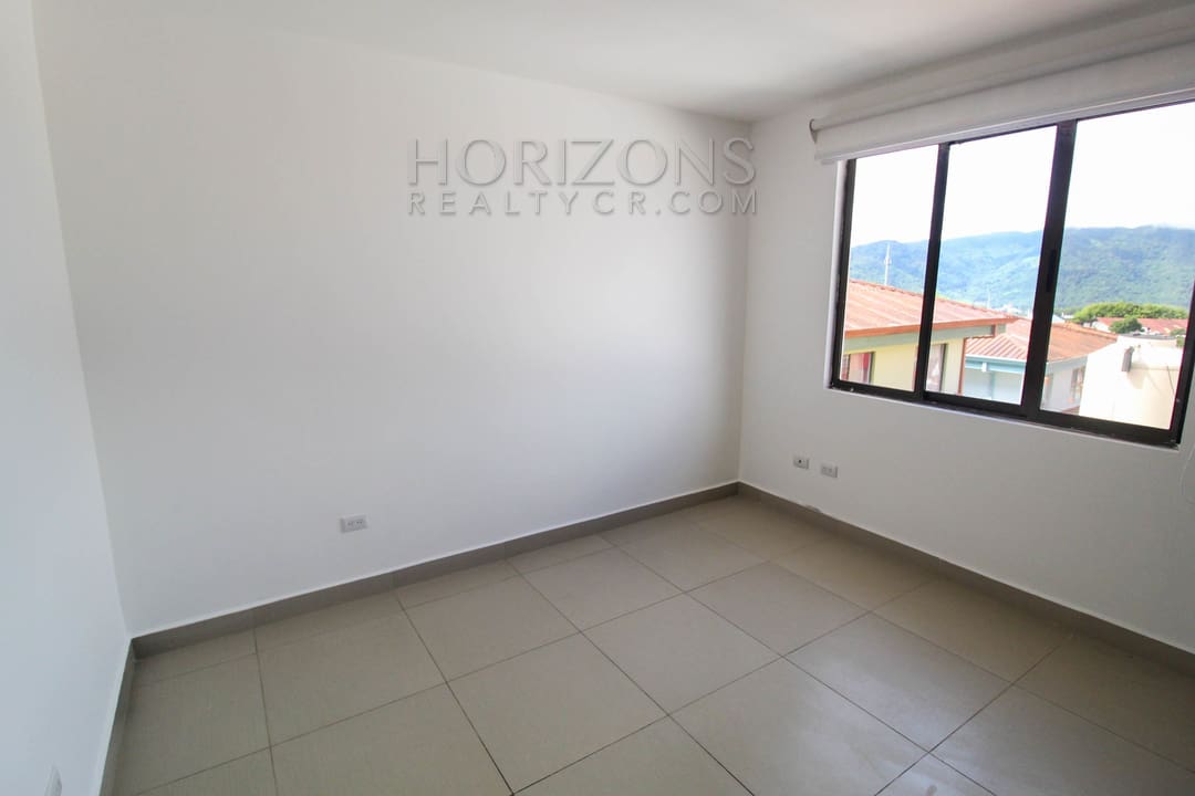 SE ALQUILA CASA CON PATIO EN CONCEPCION DE TRES RIOS 4 HABITACIONES noj806