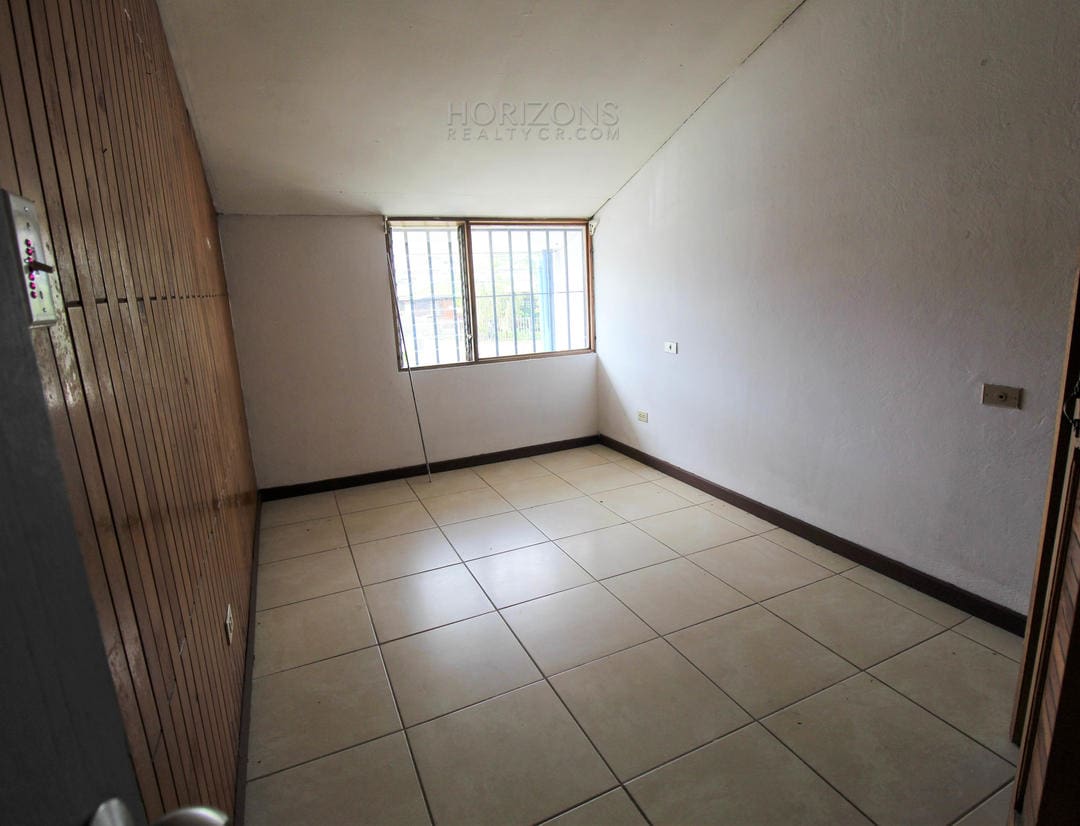 Se Alquila Casa Con Patio Sabanilla 2km de UCR 3 Habitaciones  nja707