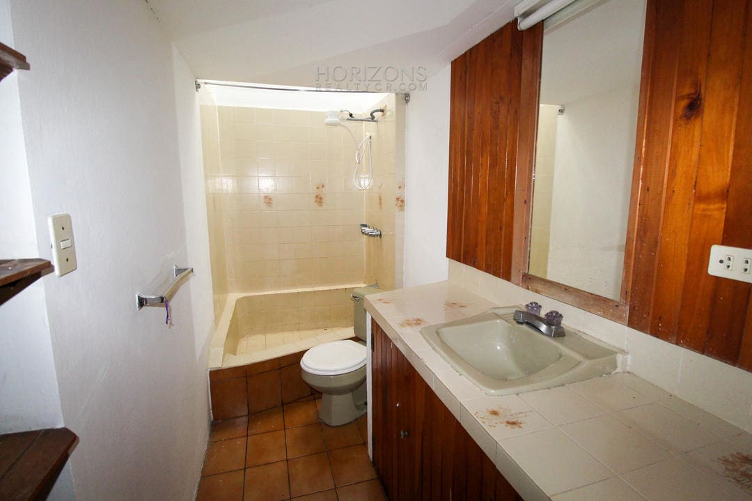 Se Alquila Casa Con Patio Sabanilla 2km de UCR 3 Habitaciones  nja707